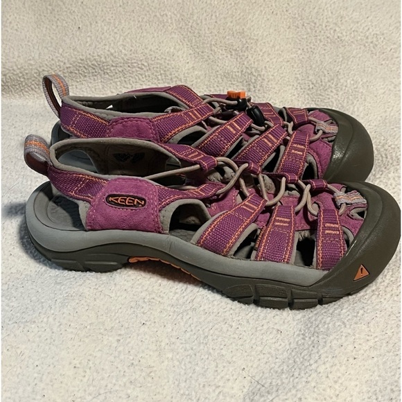 Keen Closed Toe Sandals Sz 6 - Picture 2 of 13